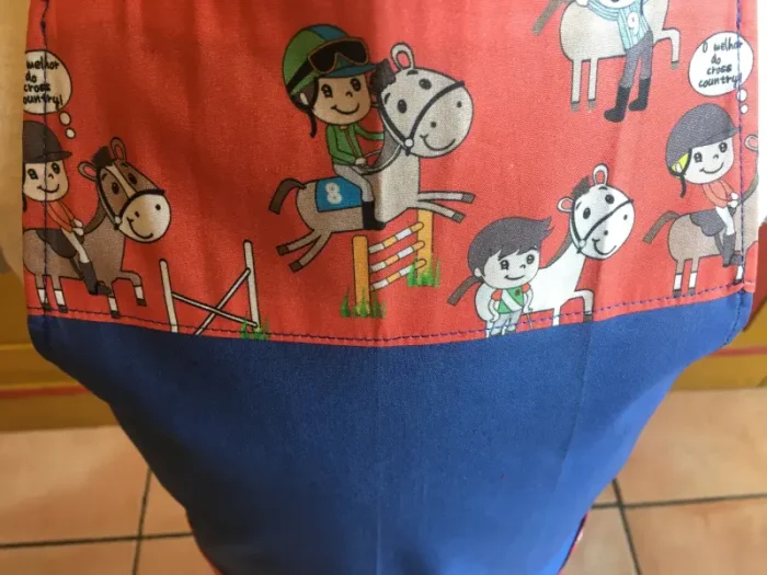 Tablier 10 ans CHEVAUX bleu foncé 3 atelier-béarnais