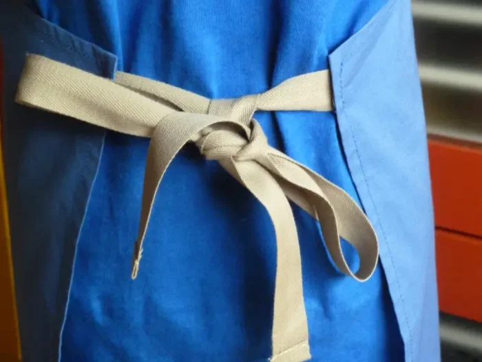 Tablier 10 ans CHEVAUX bleu fonce 4 atelier-béarnais