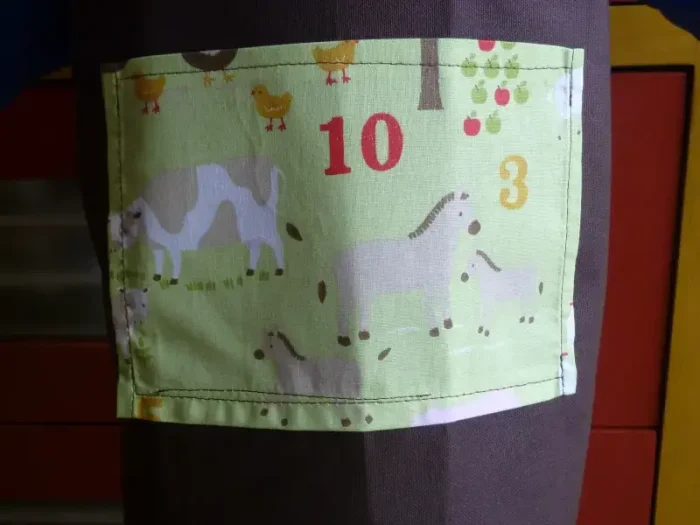 Tablier 4 ans FERME marron 2 atelier-béarnais