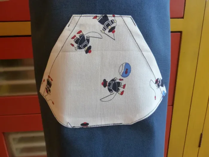 Tablier 4 ans MOUSSAILLON bleu marine 2 atelier-béarnais