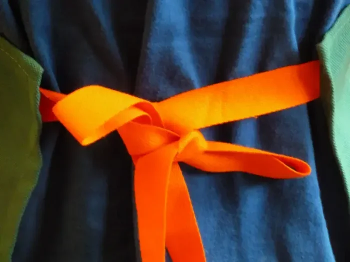 Tablier 6 ans DINOSAURES vert menthe 4 atelier-béarnais