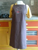Tablier brodé 1 VACHE BEARNAISE EN FRANCE noir 1 atelier-bearnais