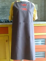 Tablier brodé 2 VACHES BEARNAISES noir 1 atelier-bearnais