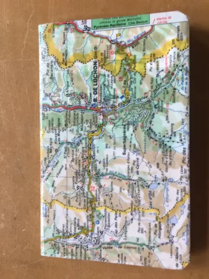 Carnet de notes recouvert de la carte routière BAGNERES-DE-LUCHON moyen format 1 atelier-béarnais