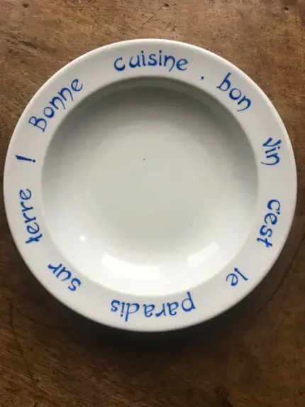 ASSIETTE-DEVINETTE à garbure HENRI IV bleu roi 1 atelier-bearnais