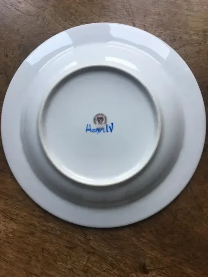 ASSIETTE-DEVINETTE à garbure HENRI IV bleu roi 2 atelier-bearnais