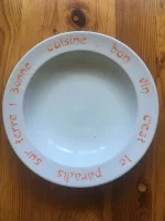 ASSIETTE-DEVINETTE à garbure HENRI IV orange 1 atelier-bearnais