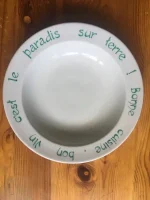 ASSIETTE-DEVINETTE à garbure HENRI IV vert tendre 1 atelier-bearnais