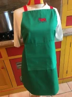 Tablier 12 ans brodé d_ 1 VACHE BEARNAISE vert clair 1 atelier-bearnais