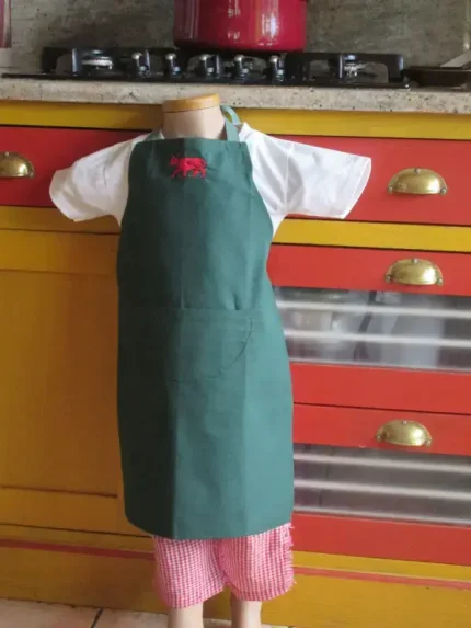 Tablier 5 ans brodé d_1 VACHE BEARNAISE vert sapin 1 atelier-béarnais