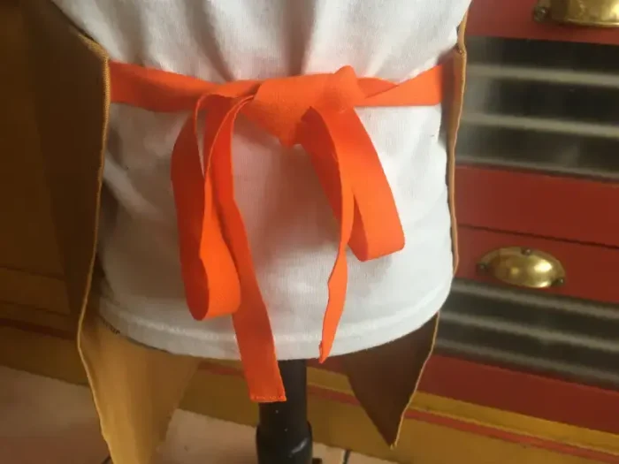 Tablier 8 ans CHATS moutarde 5 atelier-béarnais