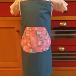 Tablier 8 ans LICORNE bleu canard 1 atelier-béarnais