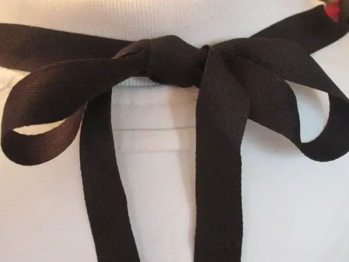 Tablier brodé 1 vVACHE BEARNAISE noir 4 atelier-bearnais