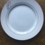 ASSIETTE-DEVINETTE à dessert HETRE blanche 1 atelier-bearnais