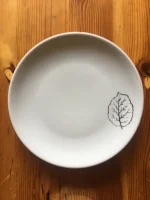 ASSIETTE-DEVINETTE à dessert NOISETIER blanche 1 atelier-bearnais