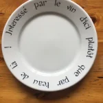 ASSIETTE-DEVINETTE plate FRANCIS BLANCHE bleu charrette 1 atelier-bearnais