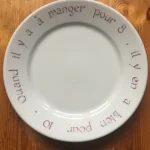 ASSIETTE-DEVINETTE plate MOLIERE parme 1 atelier-bearnais