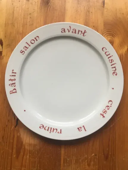 ASSIETTE-DEVINETTE plate PROVERBE FRANCAIS rouge tomette 1 atelier-bearnais