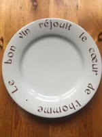 ASSIETTE-DEVINETTE plate PROVERBE LATIN cannelle 1 atelier-bearnais