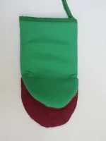 Gant de cuisine brodé d_1 VACHE BEARNAISE gris 2 atelier-bearnais