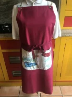 TAblier Béarnais à Bretelles LE TABB à poche imprimée VOITURES AMERICAINES rouge foncé 2 atelier-béarnais