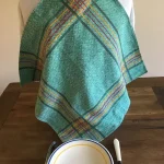 Serviette vintage à SCRATCH grande coton vert vif 1 atelier-bearnais