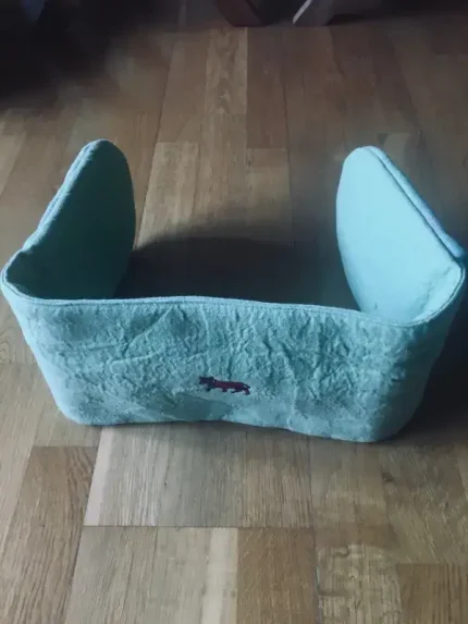 Gant de cuisine double brodé d_1 VACHE BEARNAISE en coton vert pomme 1 atelier-bearnais