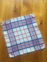 Serviette vintage pour l_apéritif brodée de 4 VACHES BEARNAISES rouges 1 atelier-bearnais