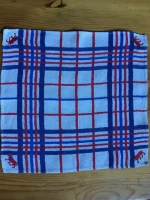 Serviette vintage pour l_apéritif brodée de 4 VACHES BEARNAISES rouges 2 atelier-bearnais